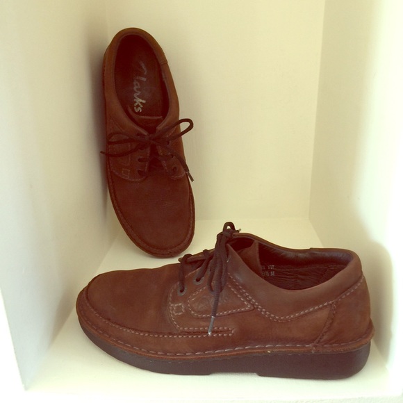 Clarks Other - MENS CLARKS Brown Leather Lace up Shoes